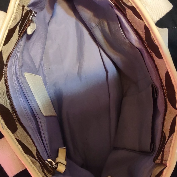 Coach Tote Vintage like new condition no tears or scuff marks lining in excellen - Picture 3 of 4